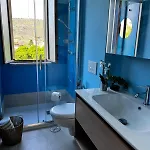 Vida Locrese Con Piscina Salata غيراتشه