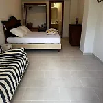 فندق مبيت وإفطار Vida Locrese Con Piscina Salata غيراتشه