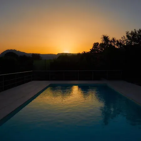 Vida Locrese Con Piscina Salata Gerace