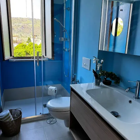 Vida Locrese Con Piscina Salata Gerace