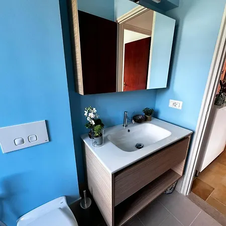 Vida Locrese Con Piscina Salata Gerace