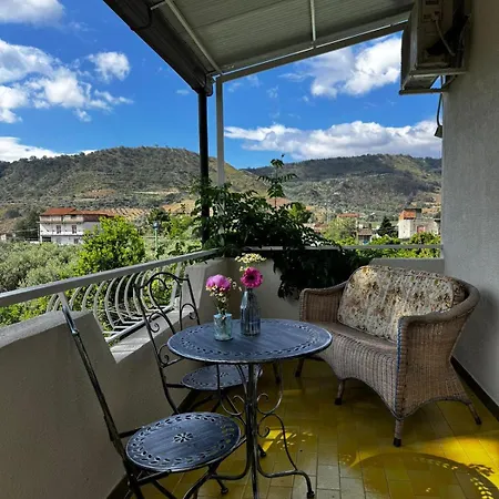 Vida Locrese Con Piscina Salata Bed & Breakfast 3*