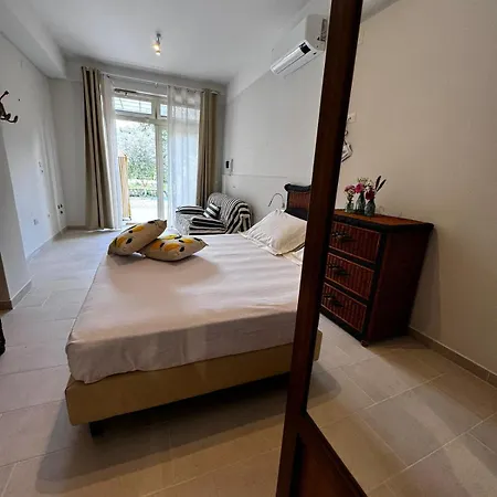 Bed and breakfast Vida Locrese Con Piscina Salata