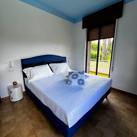 Bed and breakfast Vida Locrese Con Piscina Salata 3*