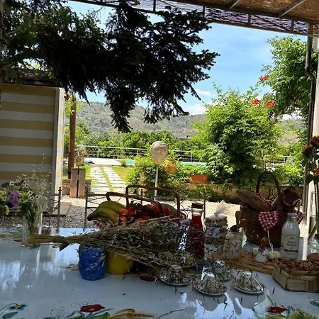 فندق مبيت وإفطار Vida Locrese Con Piscina Salata 3*