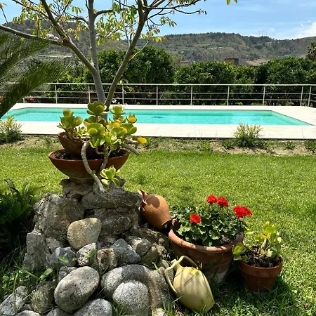 Vida Locrese Con Piscina Salata Bed and breakfast Gerace