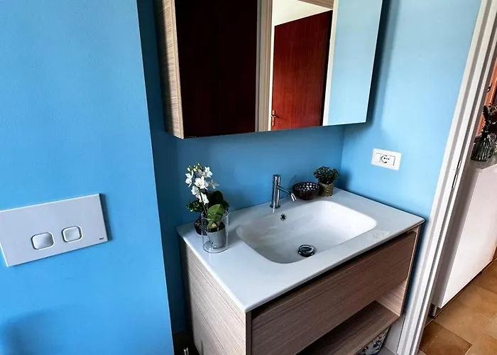 Vida Locrese Con Piscina Salata 杰拉切