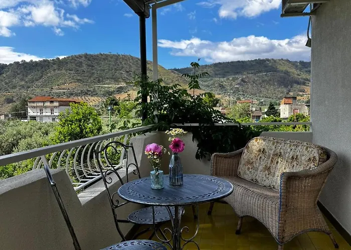 Vida Locrese Con Piscina Salata 住宿加早餐酒店 3*