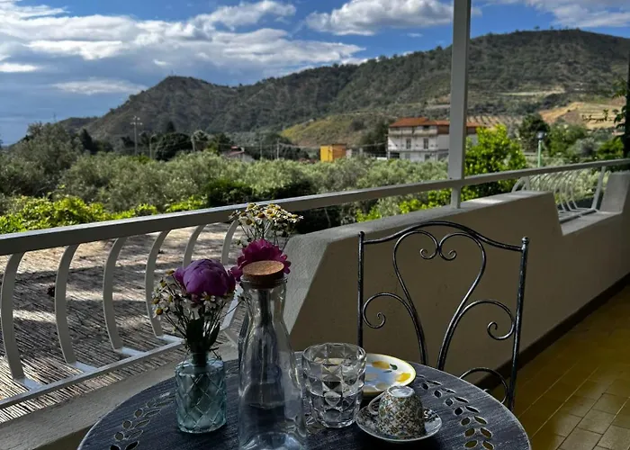 住宿加早餐酒店 Vida Locrese Con Piscina Salata 杰拉切