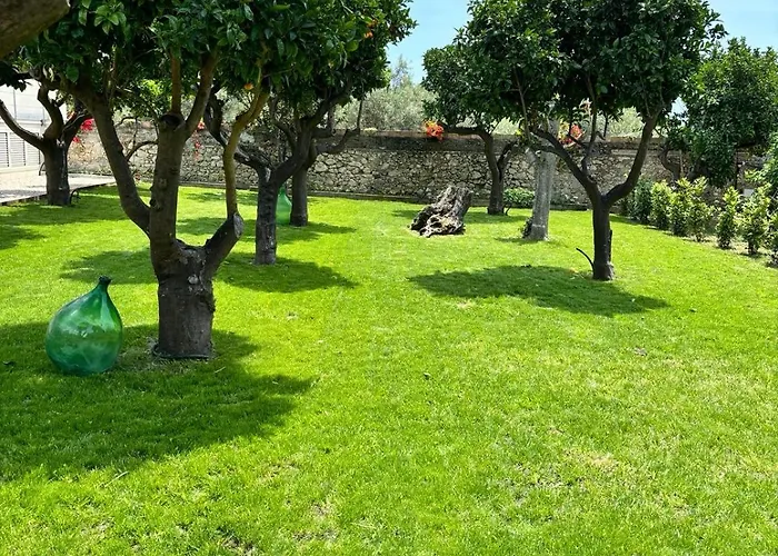 Vida Locrese Con Piscina Salata 住宿加早餐酒店 杰拉切